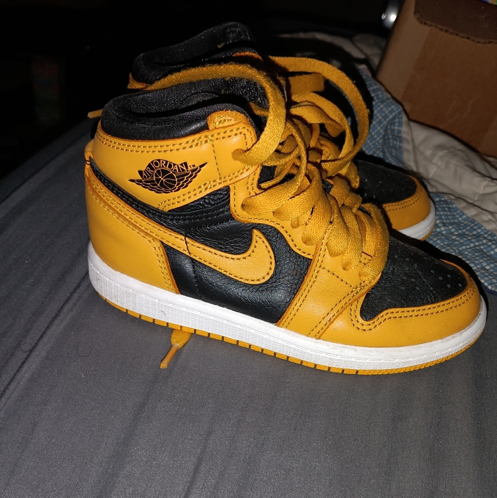 Nike Jordan 1 kids black and yellow